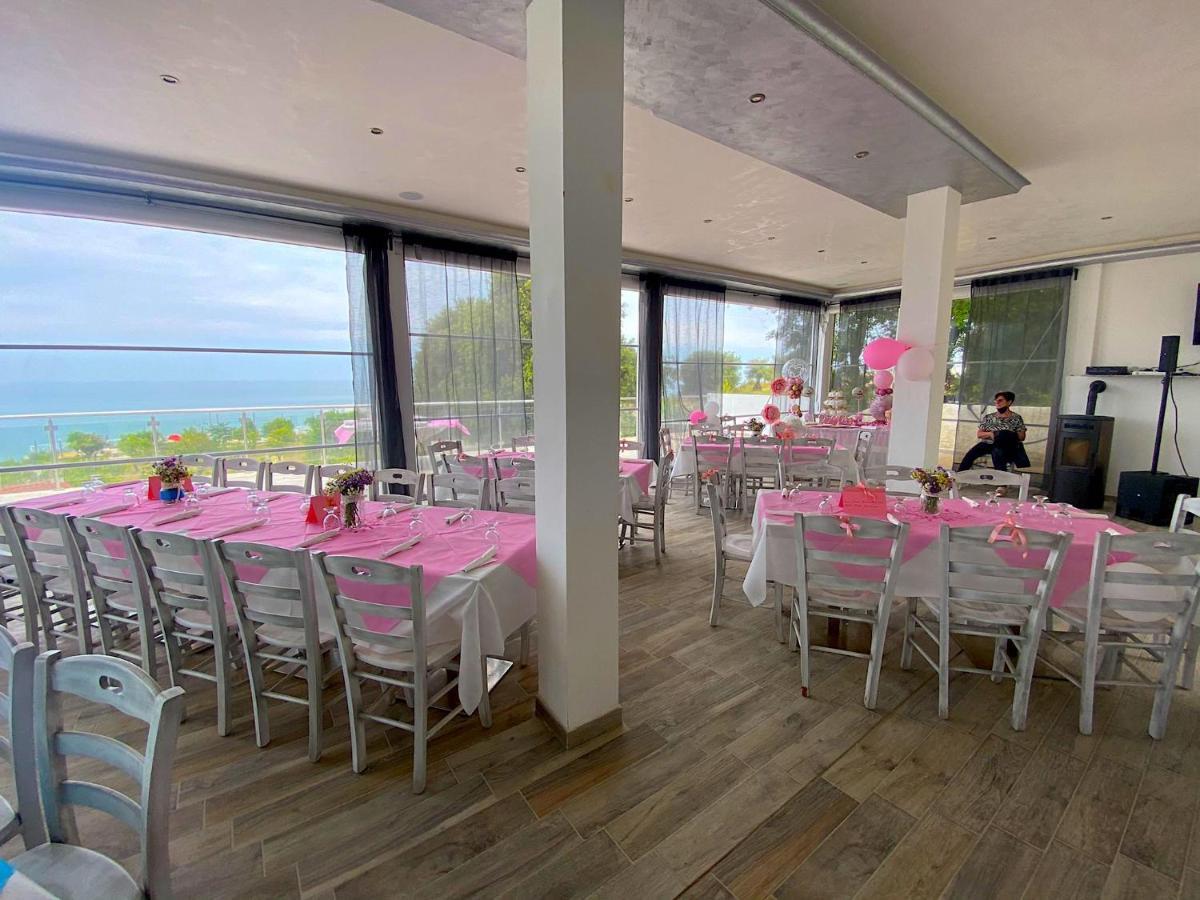 Frontemare Hotel Village & Ristorante Rodi Garganico Exterior photo